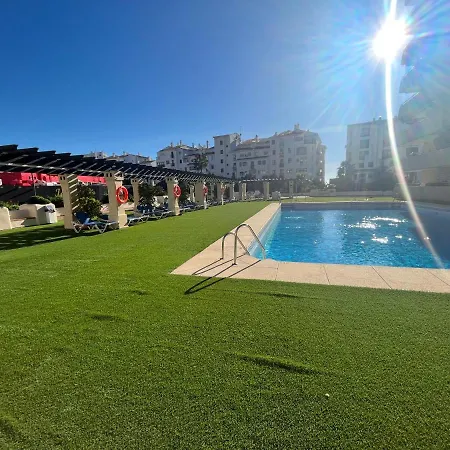 Heart Of Puerto Banus Newly Renavated Free Parking , Wifi ,pool,gym,padel Court Апартаменты
